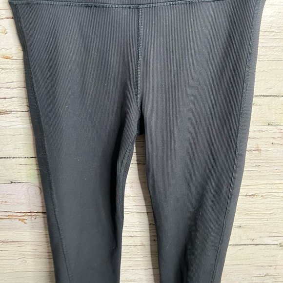 Gap high rise black leggings size small crop - Picture 4 of 10